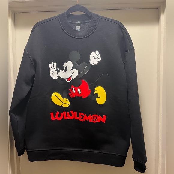 Disney x lululemon *Fleece Oversized pullover size Small - Picture 3 of 6